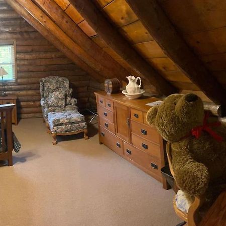 Acorn Resort A Unique Retreat Cabin, 13 Acres Land Bloomington Buitenkant foto