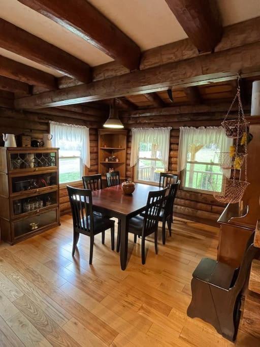 Acorn Resort A Unique Retreat Cabin, 13 Acres Land Bloomington Buitenkant foto