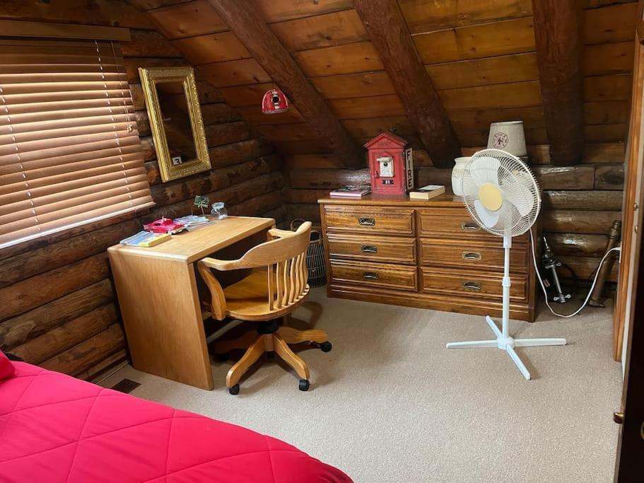 Acorn Resort A Unique Retreat Cabin, 13 Acres Land Bloomington Buitenkant foto